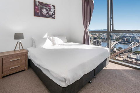 River-View Unit With Rooftop Pool Near Museums - Accommodation in Bendigo 3