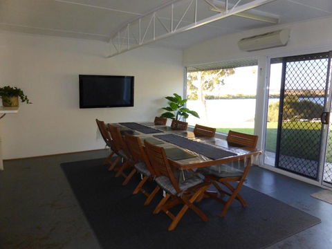Riverfront Holiday House - Accommodation in Bendigo 1