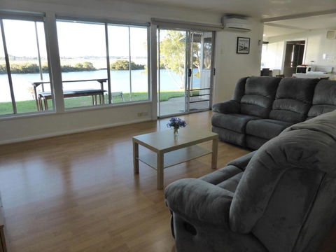 Riverfront Holiday House - Accommodation in Bendigo 0