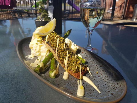 Riverina Hotel - Accommodation in Bendigo 2