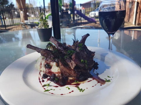 Riverina Hotel - Accommodation in Bendigo 3