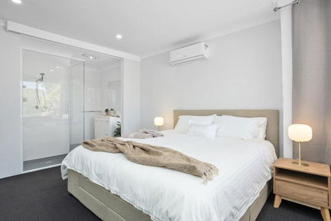 Riverside Bliss - Luxe Retreat In South Yunderup - Pet Friendly - Accommodation in Bendigo 1