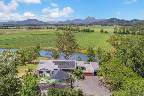 Riverview Homestead - Bring The Boat! - Accommodation in Bendigo 0