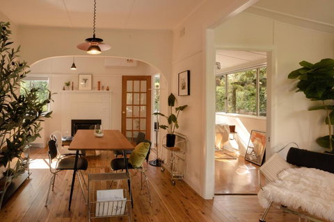 Romantic Garden Cottage With Home Cinema - Accommodation in Bendigo 1