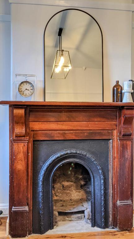 Roseland Cottage - CBD Heritage - Accommodation in Bendigo 1