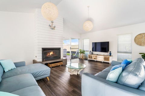 Ryze N Shine I Private Properties - Accommodation in Bendigo 2