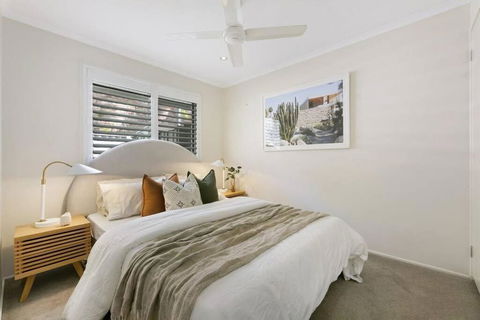 Riviera Road Miami - 4BRM Dual Villa - Accommodation in Bendigo 1