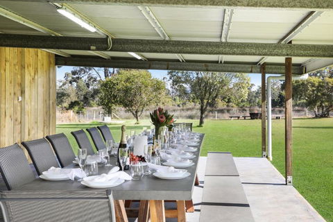 Roads End With Games Barn Ponies Alfresco Dining - Accommodation in Bendigo 2