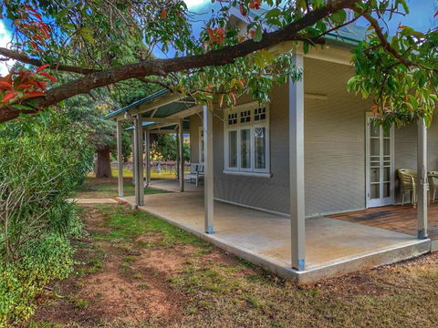 Roma Cottage On Roma Orchard - Accommodation in Bendigo 2
