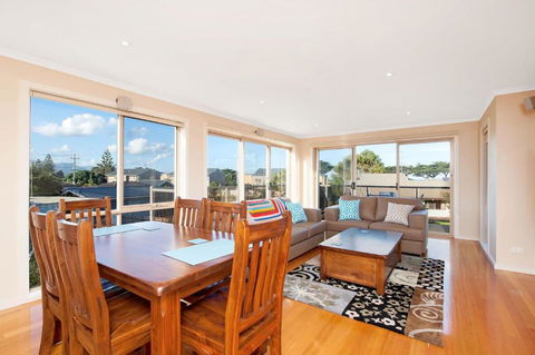Rose - Accommodation in Bendigo 0