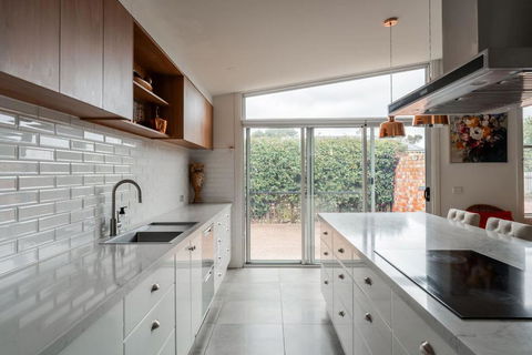 Rose Villa Heritage Home With Parking & WiFi - Accommodation in Bendigo 2