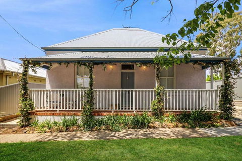 RoseBerne Cottage - Accommodation in Bendigo 0