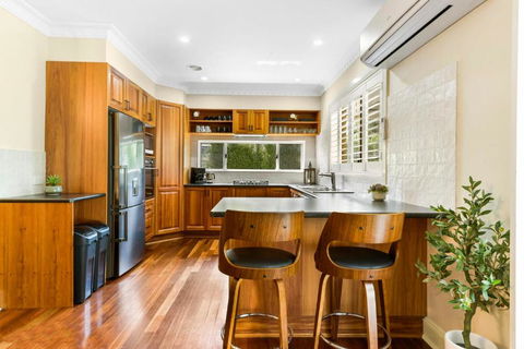 Roselawn Manor - 5 Bedroom Entertainer - Accommodation in Bendigo 0