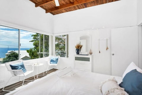 Sally Beach House With Ocean Views - Accommodation in Bendigo 1