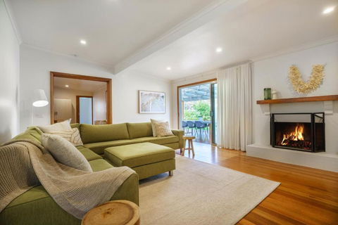 Salt Air Beach Retreat - 280m Walk To Foreshore, Check Out 5pm Sunday! - Accommodation in Bendigo 0