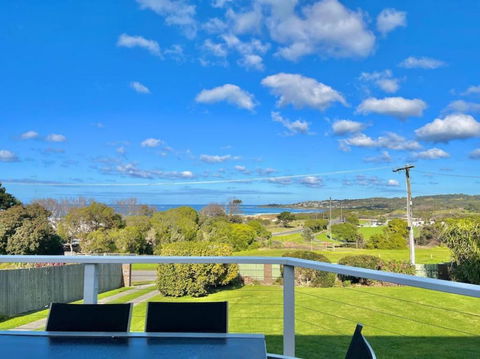 Saltwater Haven - Pets Welcome. Wifi. Amazing View - Accommodation in Bendigo 0