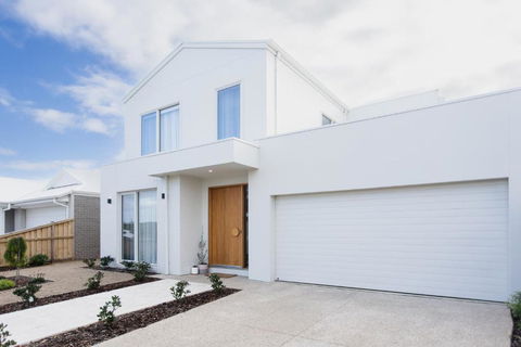 Saltwater Lux, 4 Bdrm, 3 Bath, Golf, Weddings, Beaches, Adventure Park - Accommodation in Bendigo 0