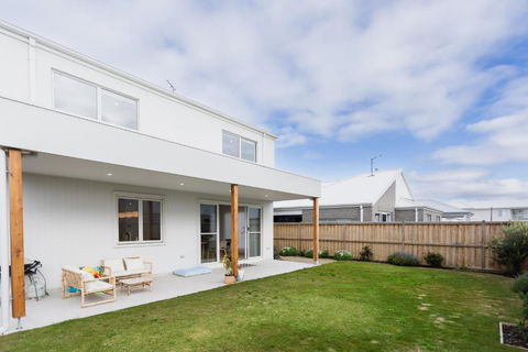 Saltwater Lux, 4 Bdrm, 3 Bath, Golf, Weddings, Beaches, Adventure Park - Accommodation in Bendigo 3