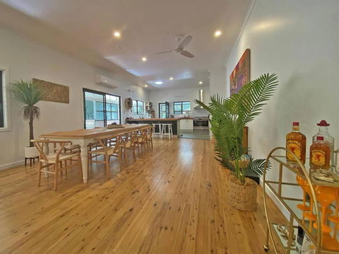 Salty Beach - Accommodation in Bendigo 1