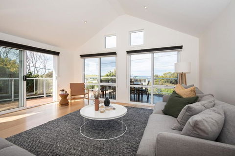 Salty Shores Smiths Beach - Accommodation in Bendigo 0
