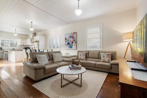 Sampson Cottage - Historic Charm - Accommodation in Bendigo 3
