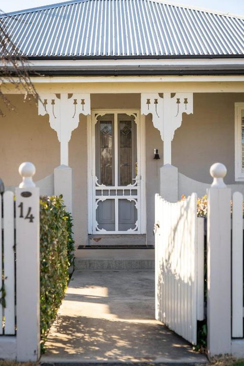 Sampson Cottage - Historic Charm - Accommodation in Bendigo 0
