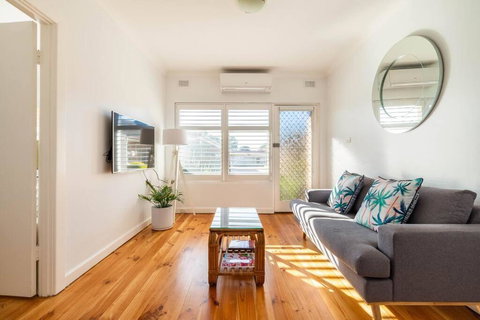 Sams Henley Beach Garden Unit - Accommodation in Bendigo 0