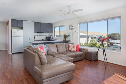 San Remo Views - Accommodation in Bendigo 0