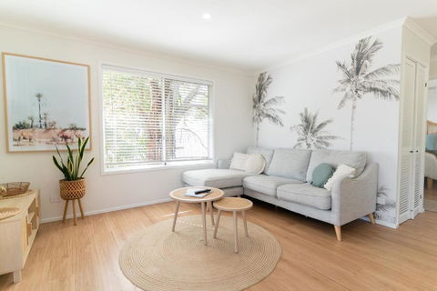 Sanbis Cabin - Hidden Boutique Retreat, Sea Views - Accommodation in Bendigo 1