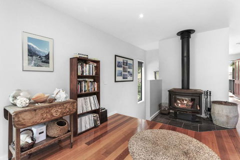 Sanctuary House - Accommodation in Bendigo 0