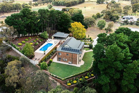 Sand Road Estate - Accommodation in Bendigo 2