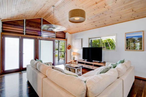 Sandalwood - Accommodation in Bendigo 0