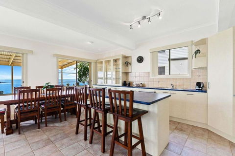 Sandbar On Moreton 5 Bedroom - Accommodation in Bendigo 3