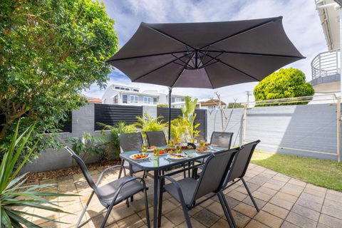 Sandcastles 4 -8 Ala Moana Way - Accommodation in Bendigo 3