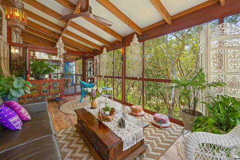 Sandalwood - Accommodation in Bendigo 0