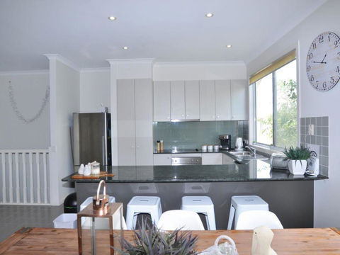 Sandpiper 3 - Close To Town And Beach - Accommodation in Bendigo 2