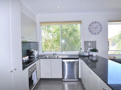 Sandpiper 3 - Close To Town And Beach - Accommodation in Bendigo 3