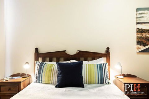 Sandy Bay Getaway W Spa 4 Bdr - Accommodation in Bendigo 2