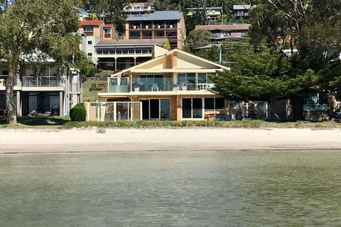 Sandy Beach House Corlette Unit 1 Waterfront WI-FI Aircon - Accommodation in Bendigo 0