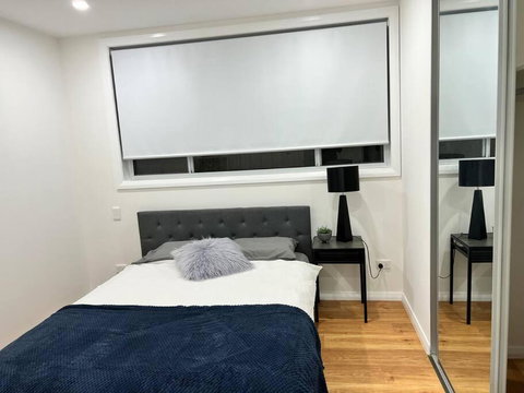Shiny New House 5 Bedroom 3Bathroom +Study/BackYd - Accommodation in Bendigo 2