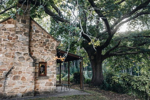 Secluded Stone Cottage Perfect For Couples Escape - Waterfalls - Accommodation in Bendigo 1