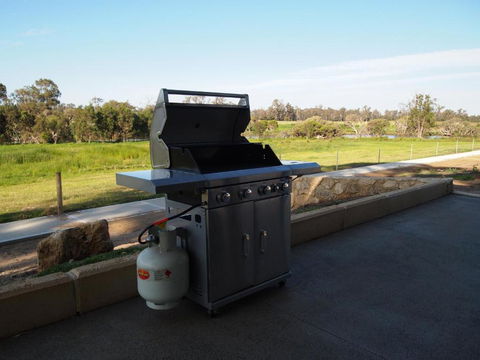 Stirling Estate Chalets - Accommodation in Bendigo 0