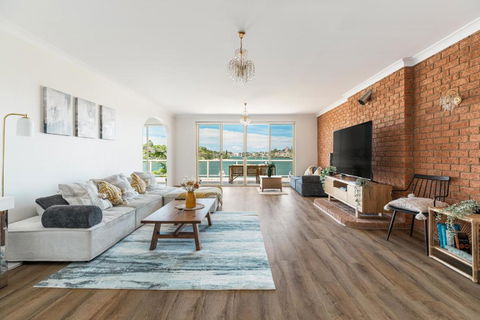 Stunning Waterfront Place With Swimpool, Harbour View And Free P - Accommodation in Bendigo 1