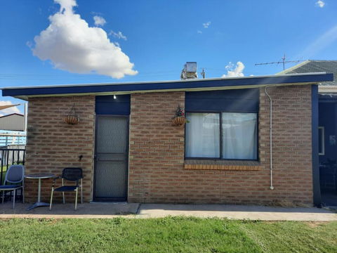 Sunshine Gardens Bourke Resort - Accommodation in Bendigo 3