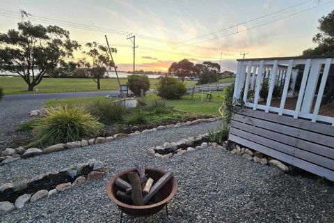 The Boathouse, A Place To Unwind & Explore - Accommodation in Bendigo 3