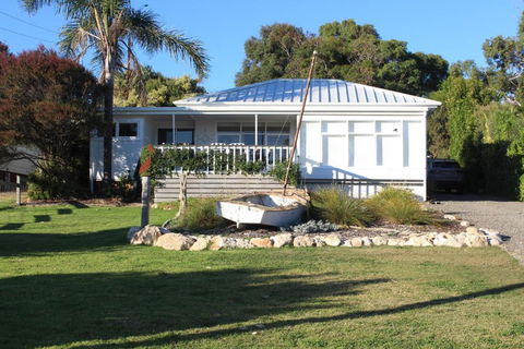 The Boathouse, A Place To Unwind & Explore - Accommodation in Bendigo 1