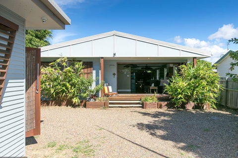 Beachside Cottages - Accommodation in Bendigo 2