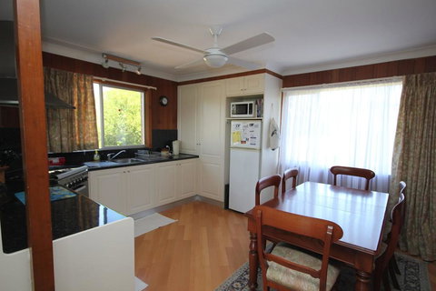 BEACHVIEW - 14 Second Ave , Bonny Hills - Accommodation in Bendigo 1