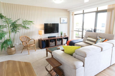 Beauty At The Beach - Modern Beachfront Apartment - Accommodation in Bendigo 3