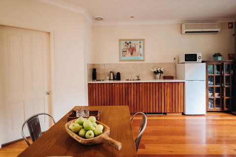 Billabong Moon - Accommodation in Bendigo 1